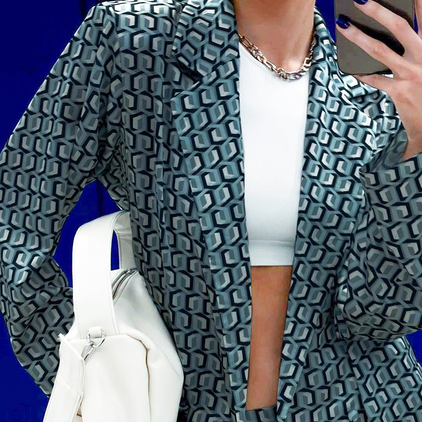 Dame blazer-bukser-kombination med moderne mønster og elegant snit Stilla