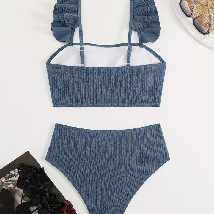 Dame højt skåret badetop med ruffle detaljer og matchende bikini underdel Skovae