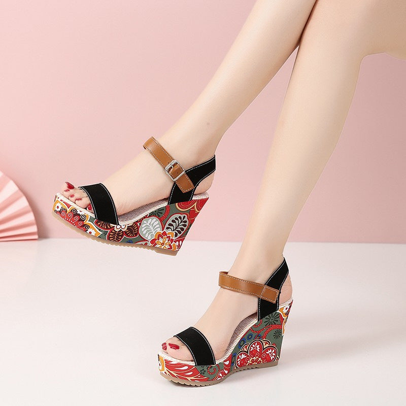 Dame Wedge-sandaler med blomstret design og justerbar rem Stilla