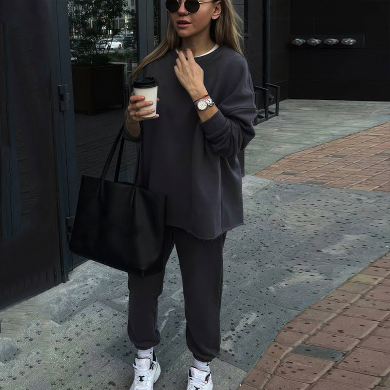 Kvinders fritidssæt med blødt oversized sweater og komfortable bukser Skovae