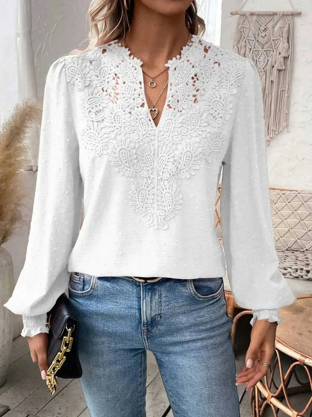 Damebluse med kunstnerisk broderi Stilla