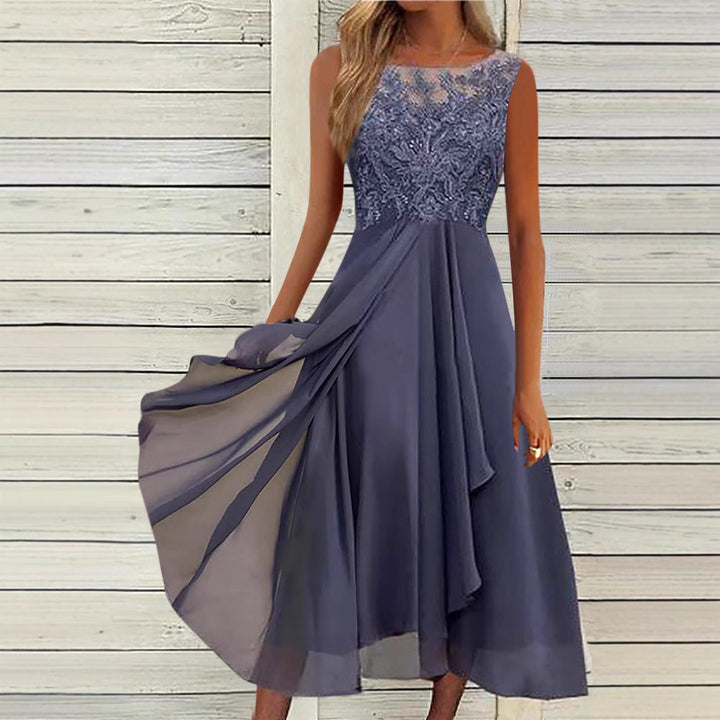 Damernes ærmeløse chiffon midikjole med broderet illusionsspitze, skibudskæring og lagdelt skørt Skovae