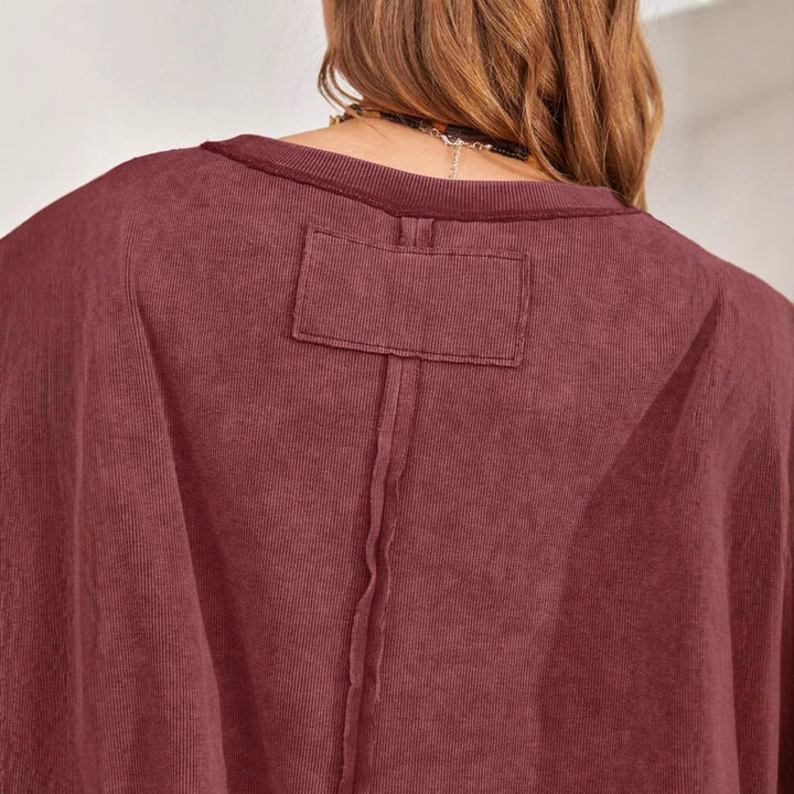 Dame Oversized T-Shirt med løs silhuet og brystlomme Stilla