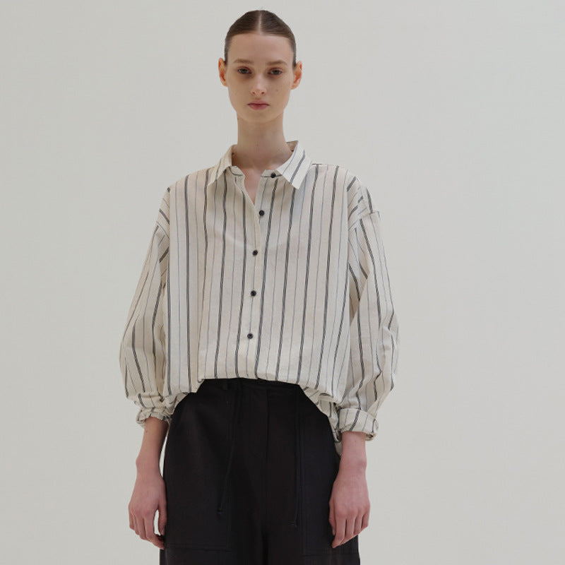 Dame Oversize Skjortebluse med fine striber Stilla