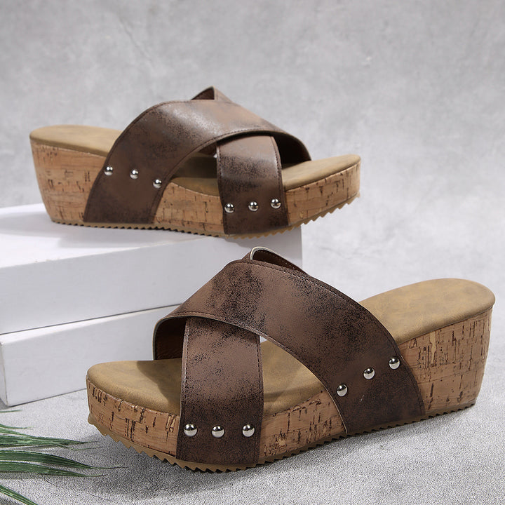 Dame Wedge-Pantoletten med elegant remdesign og skridsikker korksål Stilla