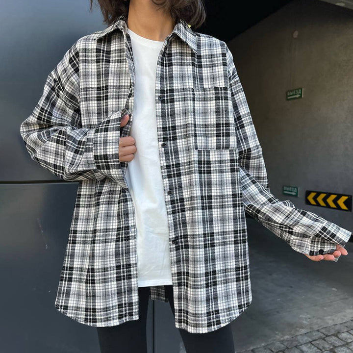 Dame Oversized Karo Skjorte med lange ærmer og moderne detaljer Stilla