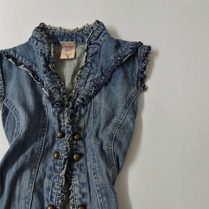 Dame denimvest med legende flæse-design Skovae