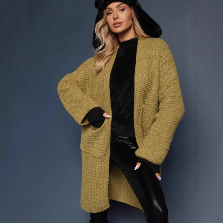 Kvinders oversized cardigan med dyb V-hals og praktiske lommer Stilla