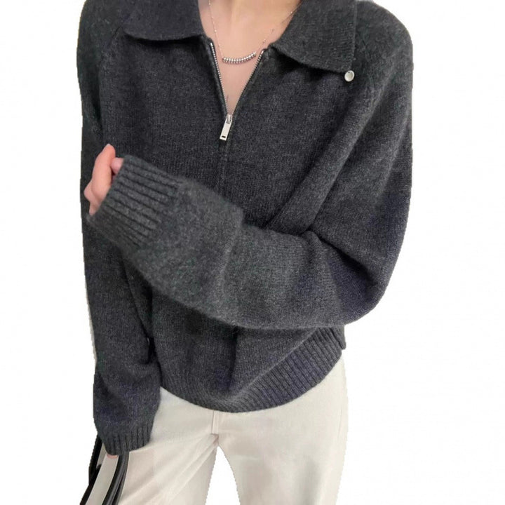 Kvinders sweater med sidelukning og elegant krave Stilla