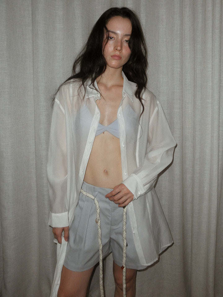 Dame transparent overbluse med moderne snit og afslappede accenter Stilla