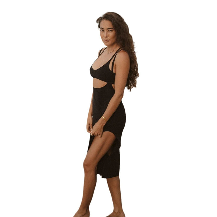 Dame Cut-Out Maxikjole med elegant slids og raffinerede detaljer Stilla