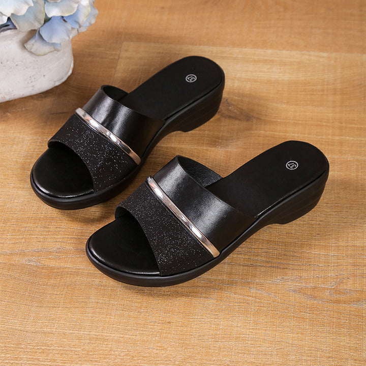 Dame Wedge-sandaler med elegant metaldekoration og komfortabel sål Stilla