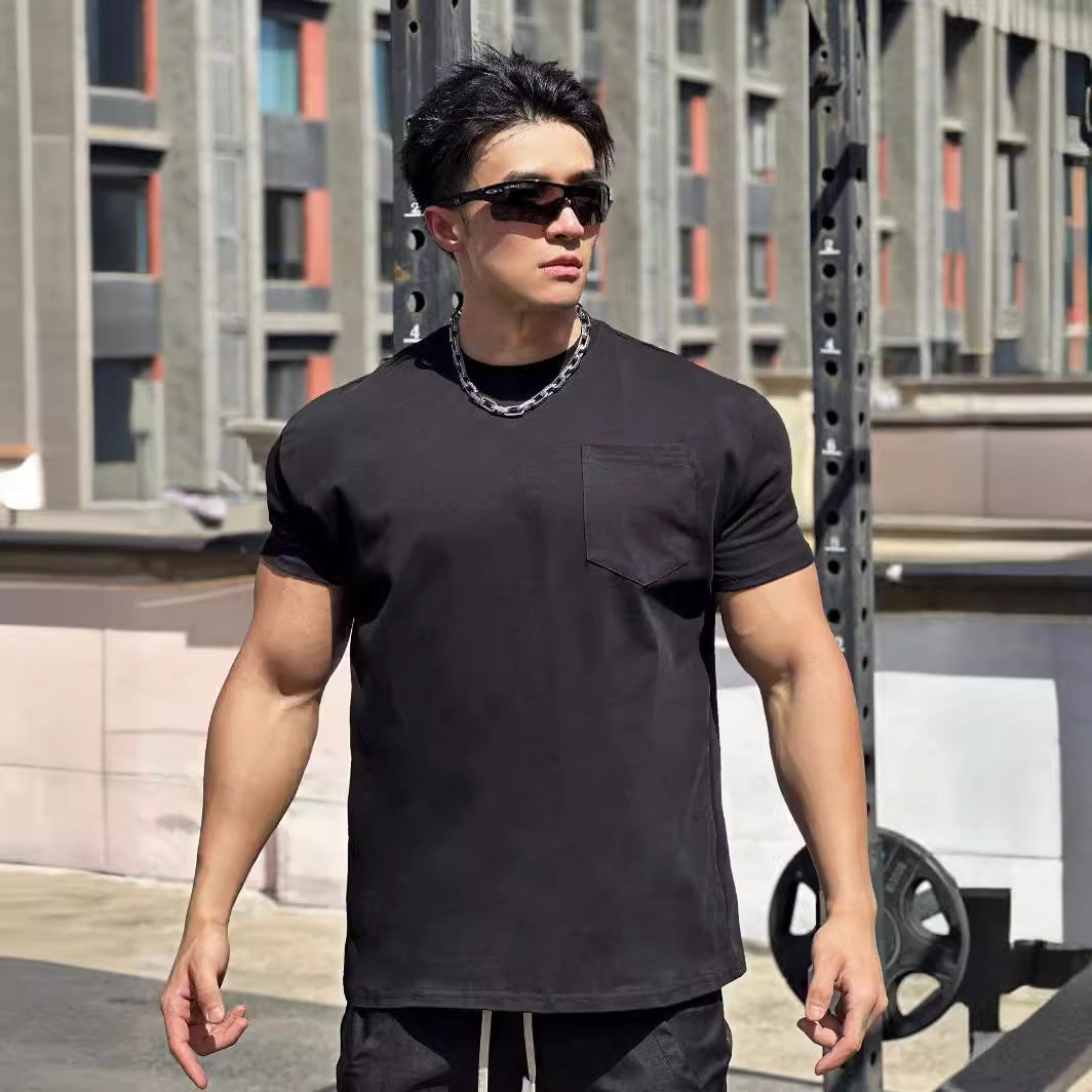 Herrer Fitness T-shirt med praktisk brystlomme-design og afslappet snit Stilla