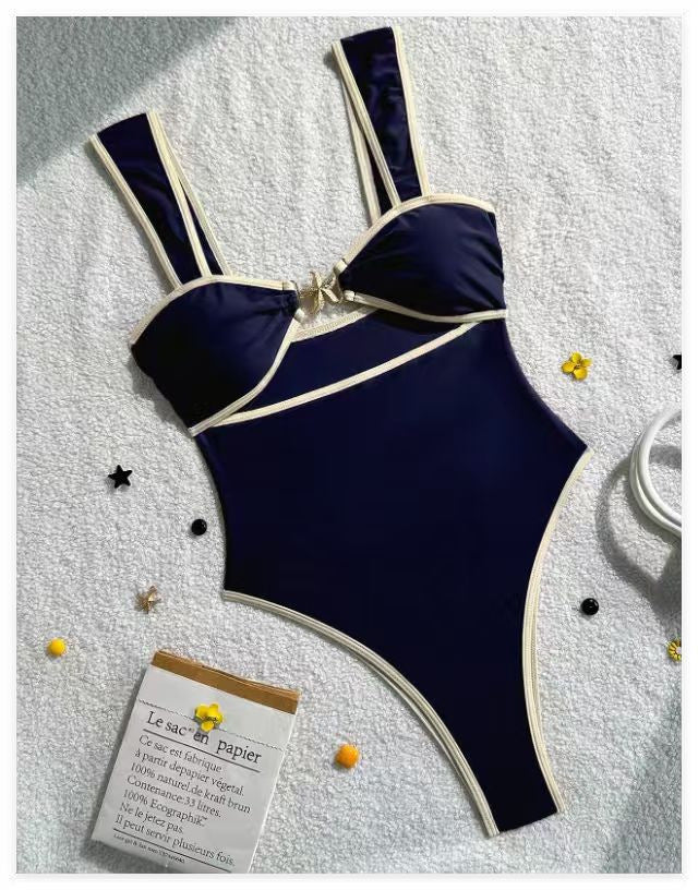 Dame one-piece badedragt med elegant snit og justerbare stropper Skovae