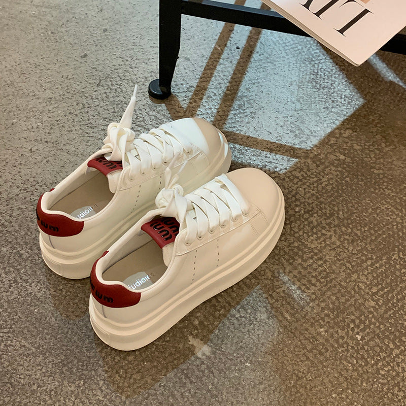 Dame Komfortable Lifestyle Sneakers med fleksible sålekoncept og moderne overmateriale Stilla