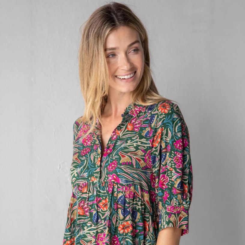 Dame luftig sommerkjole med blomsterdesign og praktiske lommer Stilla