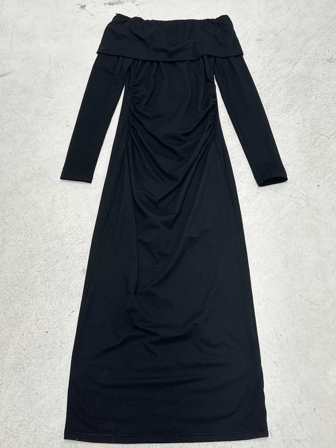 Damer Sært aftenkjole med Off-Shoulder design Skovae