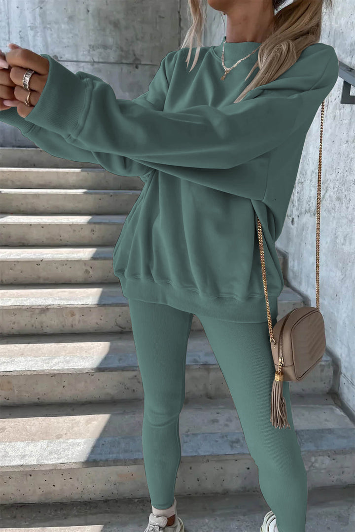 Kvinders sporty fritidssæt med afslappet oversized sweatshirt og tætsiddende leggings Skovae