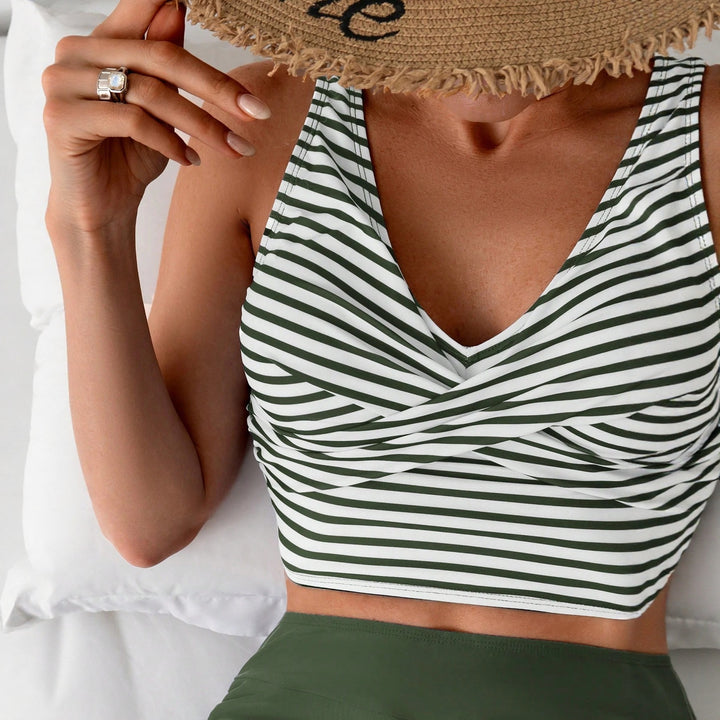 Dame Sporty Crop-Top og High-Waisted Shorts Skovae