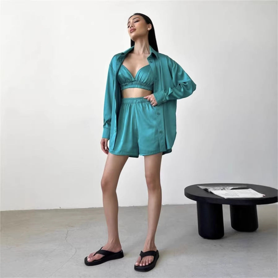 Kvinders fashionable sæt lavet af glat bluse top og korte bukser Skovae