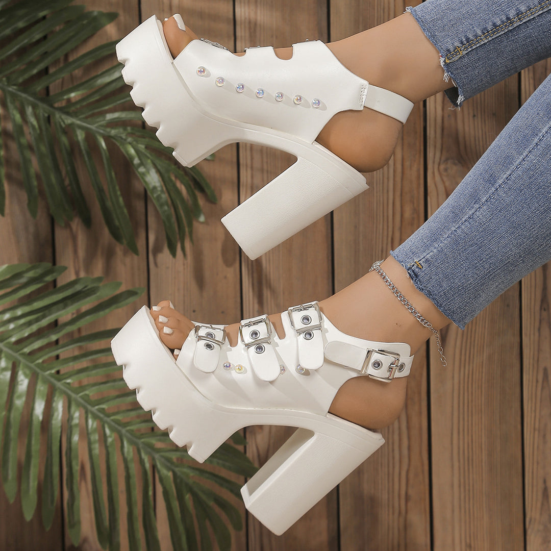 Dame Plateau-sandaler med moderne rem-design og glitrende smykkedetaljer Stilla