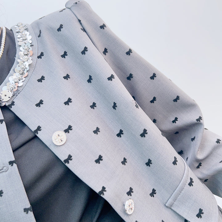 Dame Kort Blazer og Nederdel Sæt med dekorative Knapdetaljer og Fashionabelt Mønster Stilla