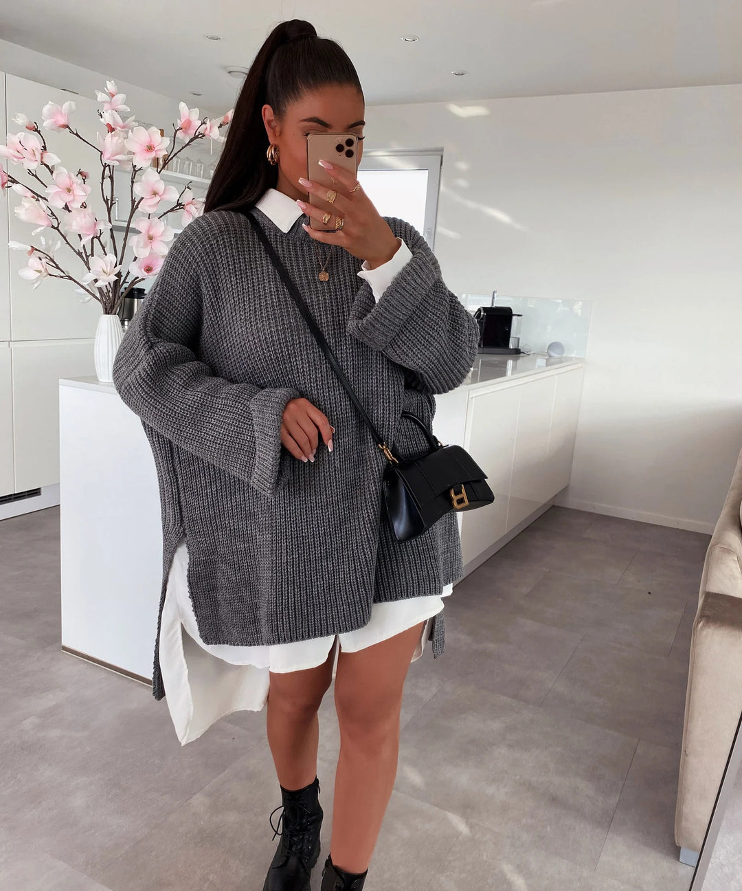 Kvindernes oversized strikket pullover med afslappet snit og bredeskårne ærmer Stilla