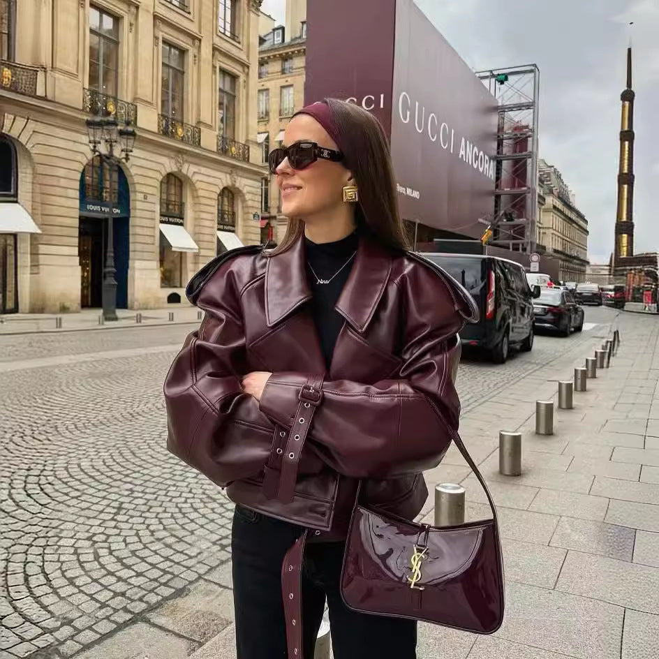 Femme Cropped Kunstlæder Bikerjakke med stilfulde knapdetaljer Stilla