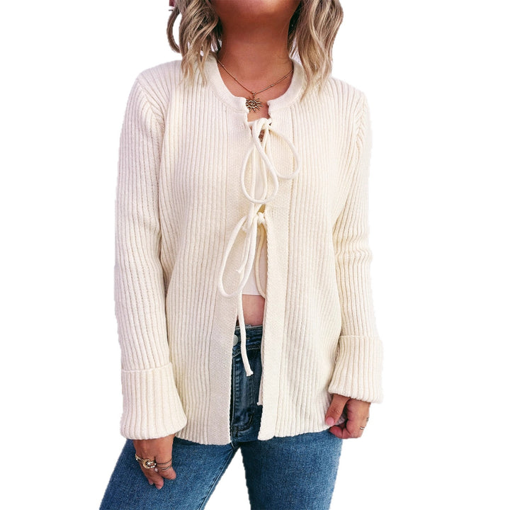Kvindernes fashionable cardigan med sofistikeret snor og brede ærmer Stilla