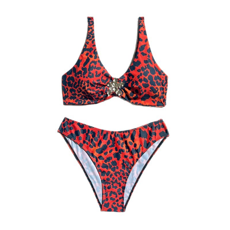 Dame trekants-bikini med elegant smykkedetalje og moderigtigt dyreprint Skovae