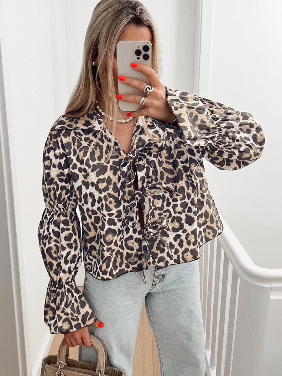 Dame Animal-Print Bluse med voluminøse ærmer og dekorativ knaplukning Stilla