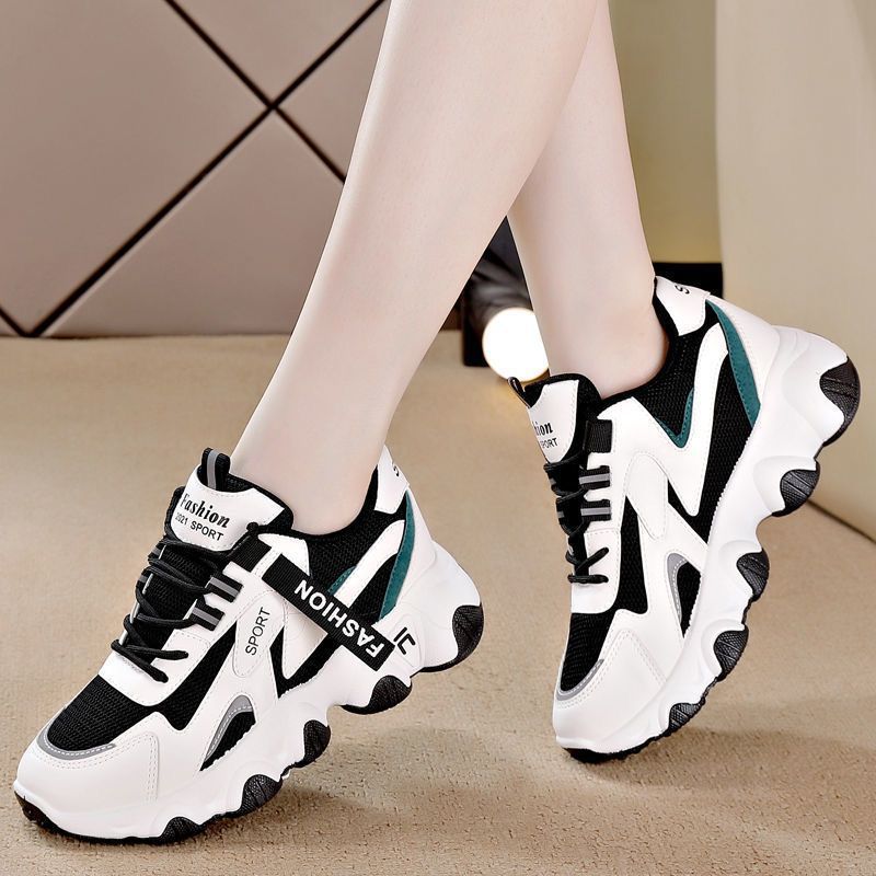 Damer Sporty Sneakers med åndbar mesh-konstruktion og stødabsorberende sål Stilla
