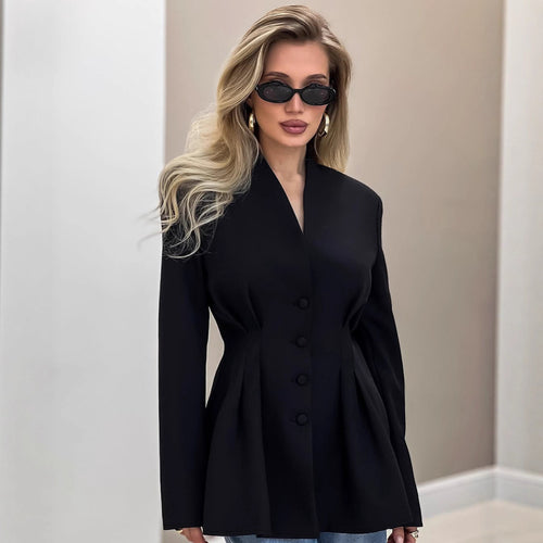 Dame nan figurbetonende blazer med wienersømme, betrukne knapper og taljeret plisseret silhuet skovae