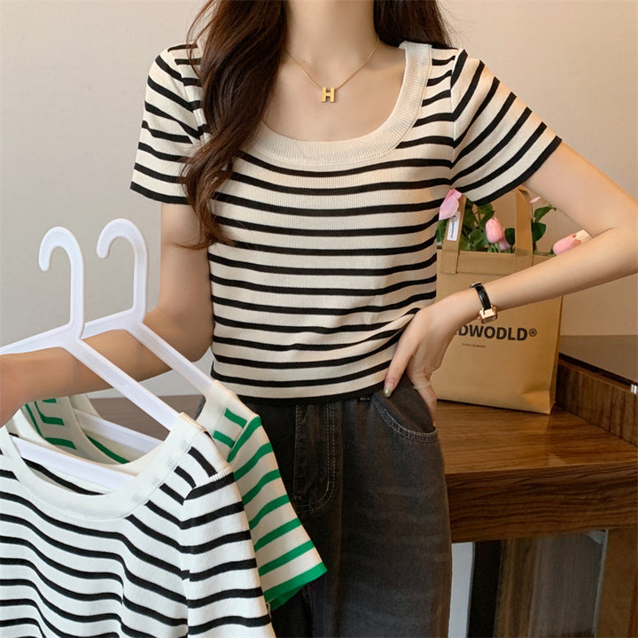Kvindernes cropped stribede top med moderne knude design og elastisk kant Skovae