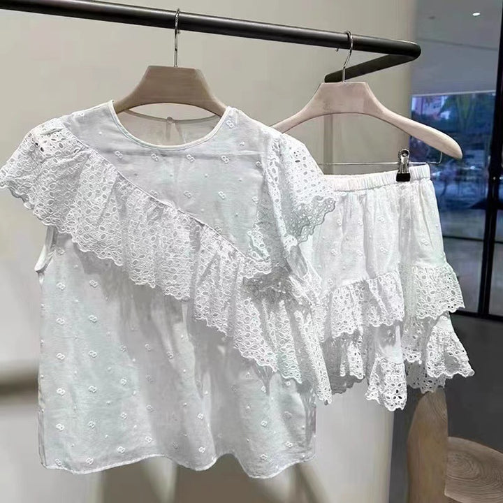 Damebluse med legende spidspuf og elegante detaljer Stilla