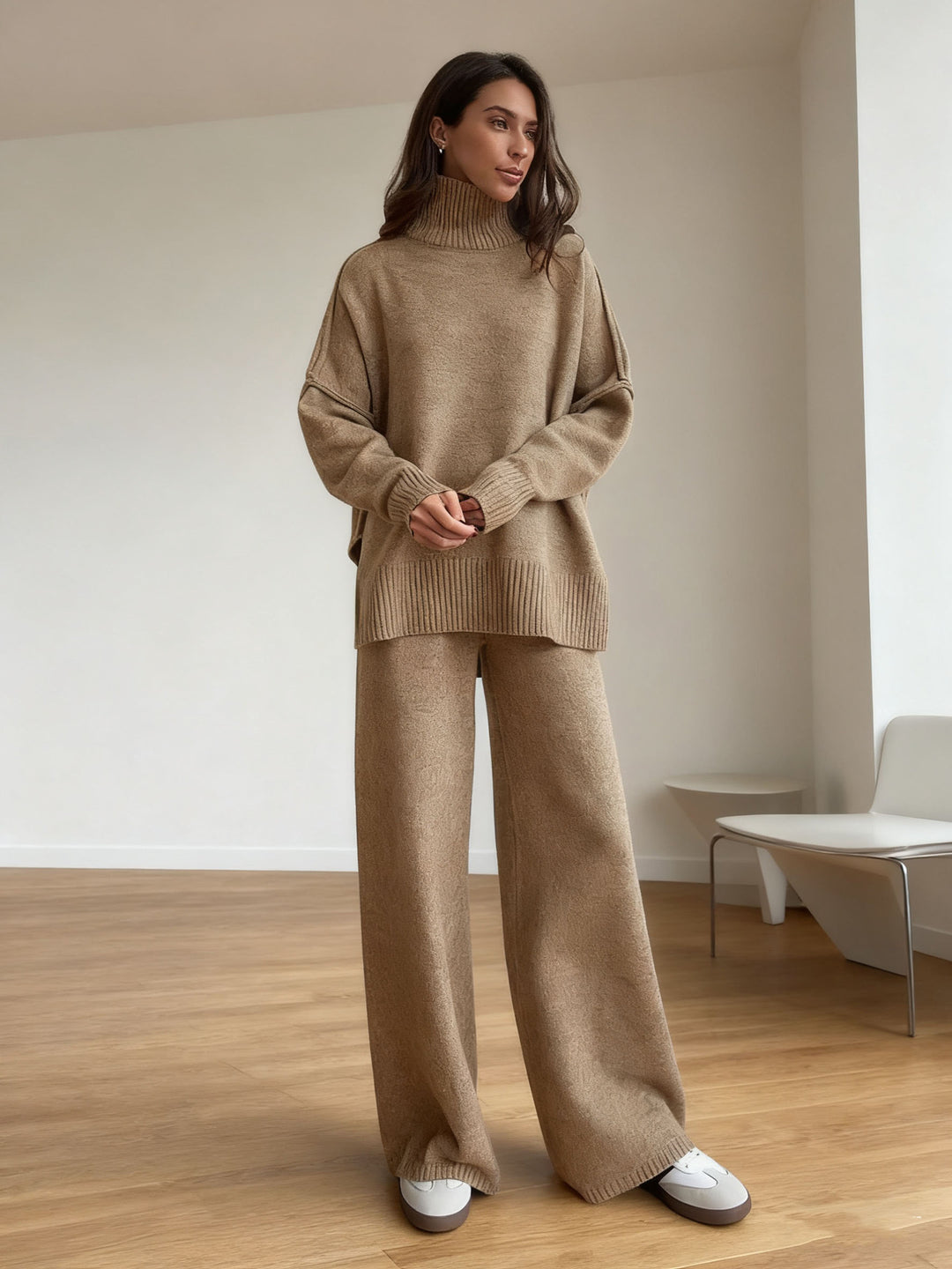 Kvinders hyggelige strikket jumpsuit med høj krave og løs pasform Skovae