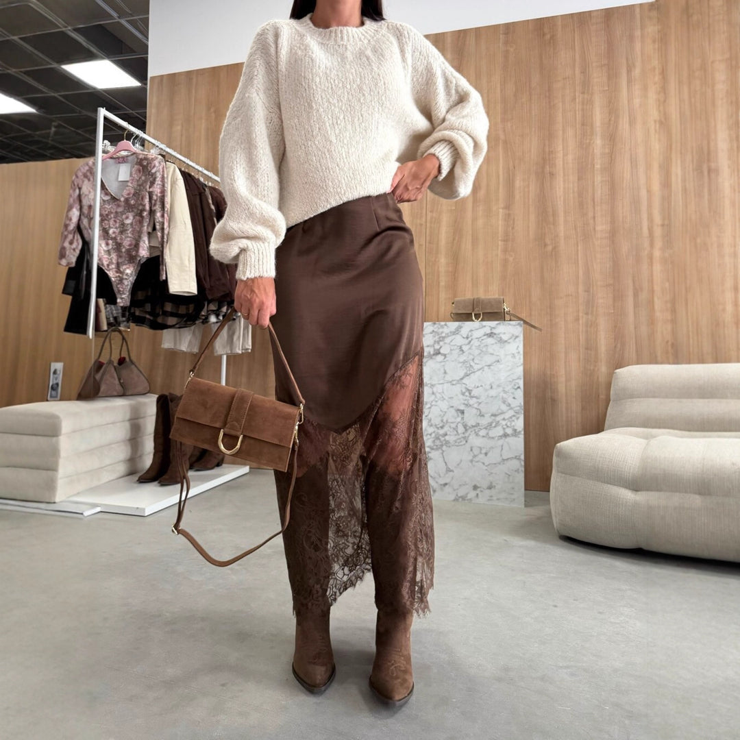 Dame elegant maxi nederdel med fine blondertrim og flydende drapering Stilla
