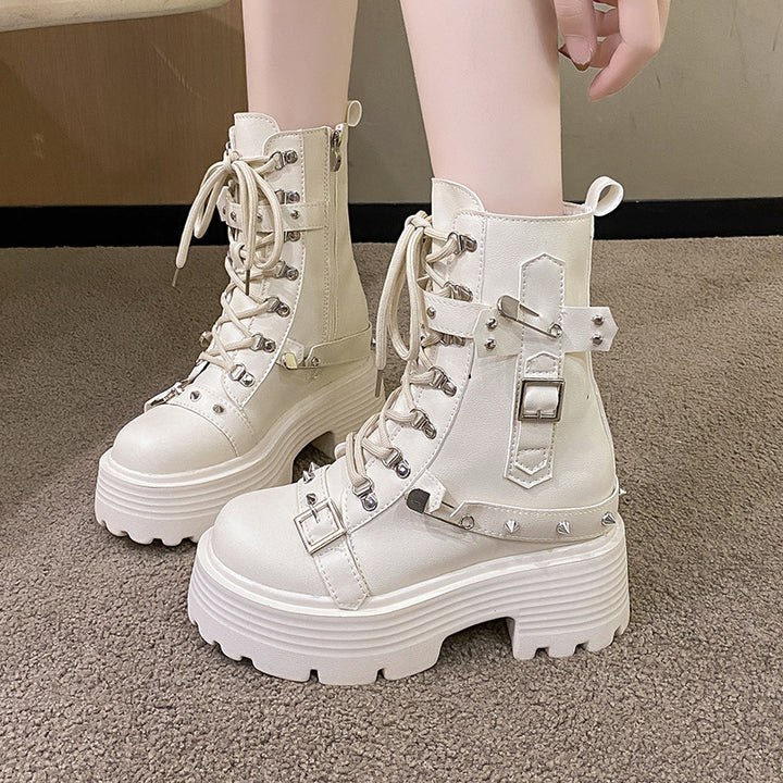 Dame mode støvletter med trendy plateau og elegante detaljer Stilla