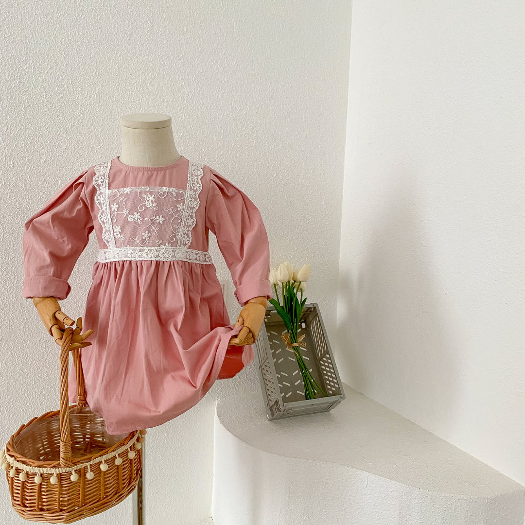 Pige vintage-inspireret broderet bomuldsdresses Stilla