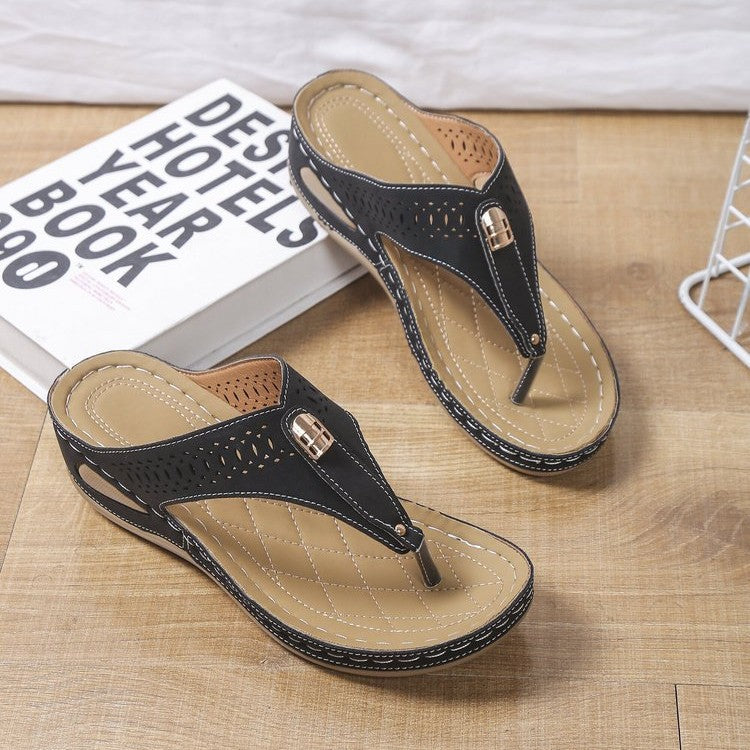 Dame komfortable flip-flops med luftig snit og elegant fodseng Stilla