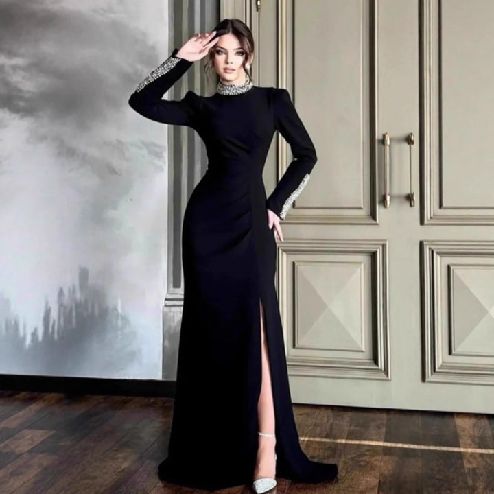 Damer Elegant Aftenkjole med Glitrende Detaljer og Høj Splitt