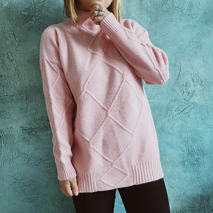 Kvindernes strikket sweater med moderne diamantmønster Stilla