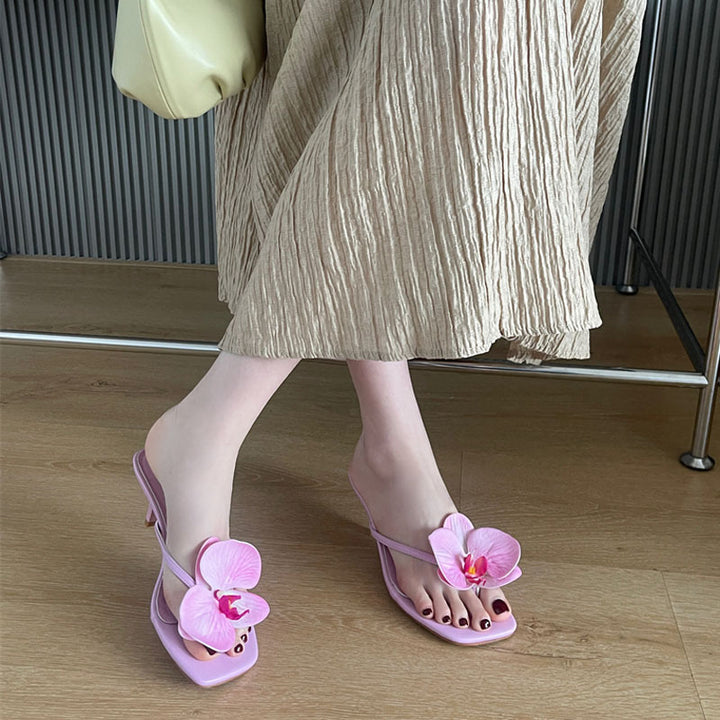Dame flip-flops med florale detaljer og delikat hæl Stilla