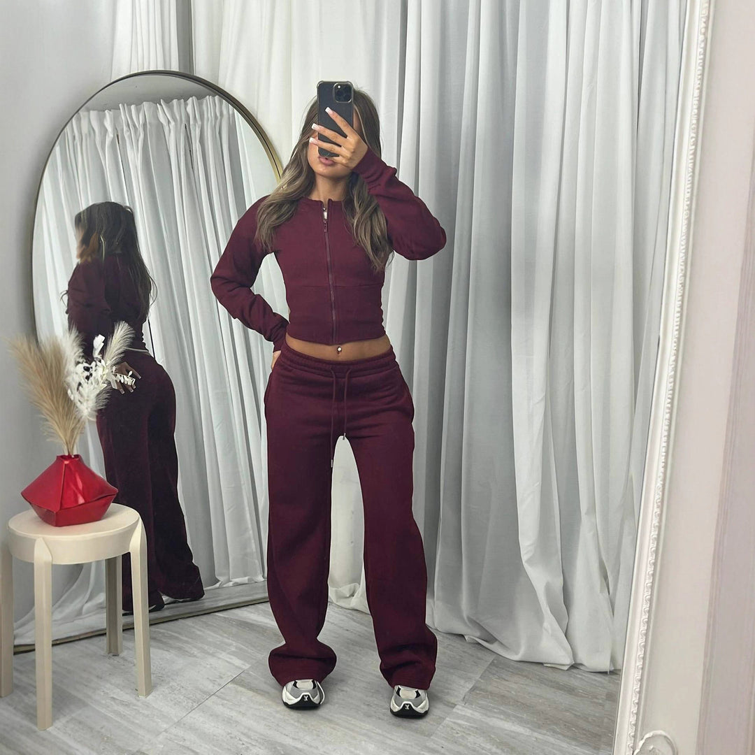 Damer sporty to-delt sæt med cropped zip pullover og komfortable joggingbukser Skovae