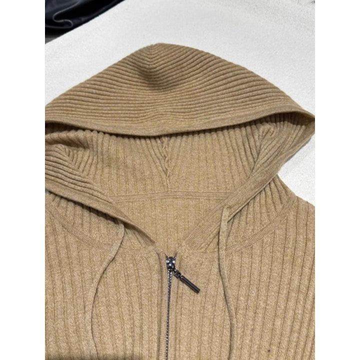 Dame afslappet strik hoodie med lynlås og ribstruktur Stilla