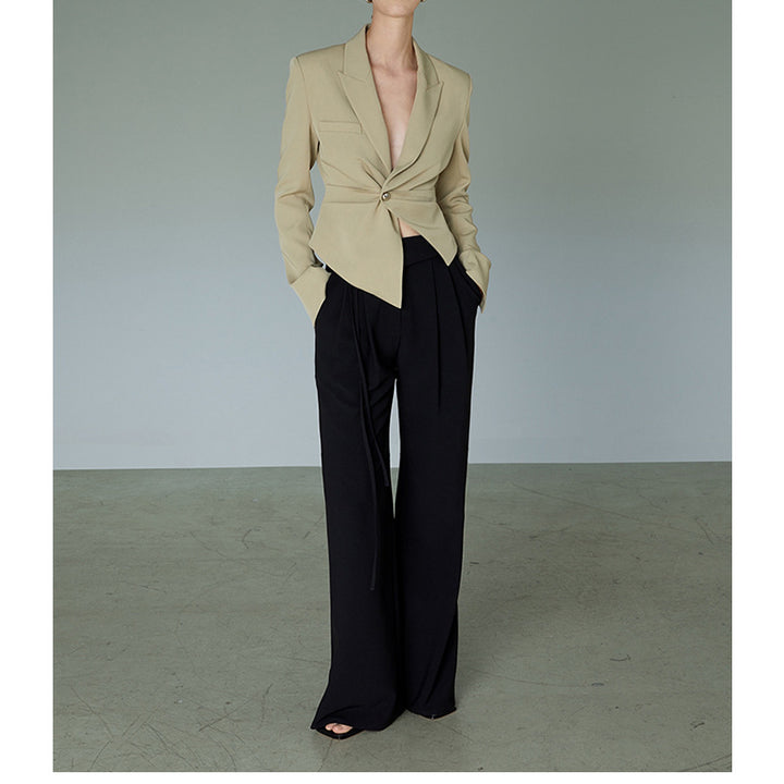Dame tætsiddende blazer med moderne snit og elegant knapdetalje Stilla