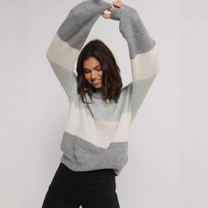 Kvinders fashionable sweater med farvekoordineret blokdesign og afslappet snit Stilla