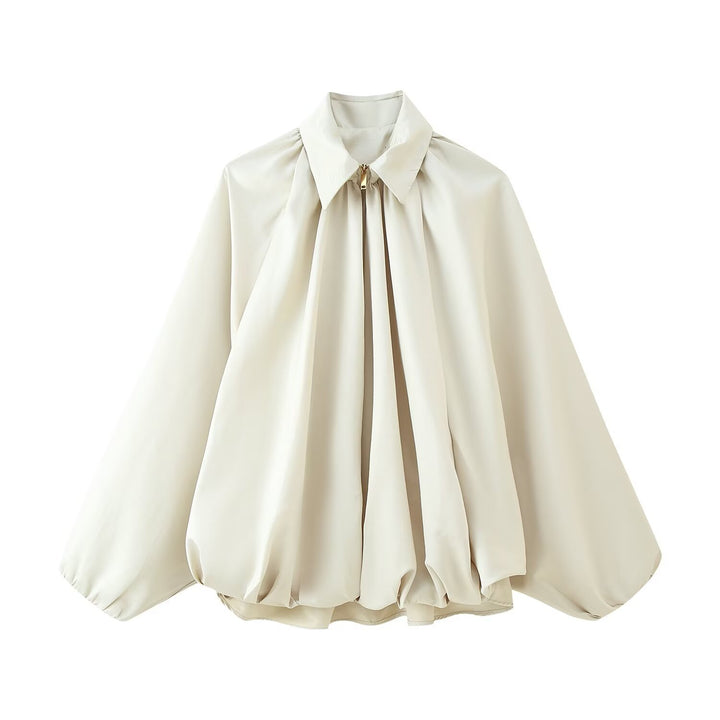Dame elegant bluse med moderne plisseringer og voluminøse ærmer Stilla