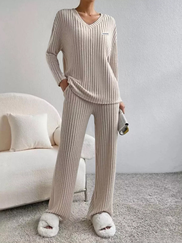 Dame Relax-sæt med struktureret stof og elegante detaljer Stilla