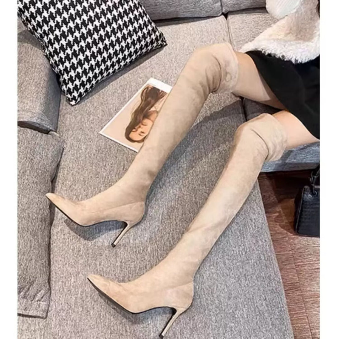 Dame Overknee Støvler med elegant smalt hæl og moderne velour-udseende Stilla